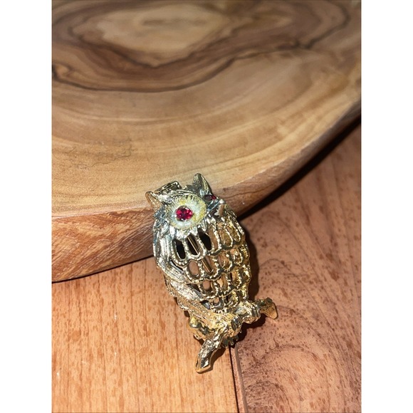 Gerry's Vintage Gold Owl Pin Brooch Red Rhinestone Eyes Made in USA Pristine - Picture 3 of 8